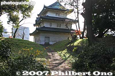Behind Fujimi Turret 富士見櫓
Keywords: tokyo chiyoda-ku imperial palace kokyo turret