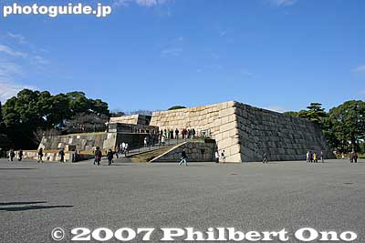 The original castle tower or donjon was completed in 1607 and later renovated in 1638 under Shogun Tokugawa Iemitsu as Japan's tallest castle tower at 58 meters (5 stories high).
Keywords: tokyo chiyoda-ku imperial palace kokyo donjon