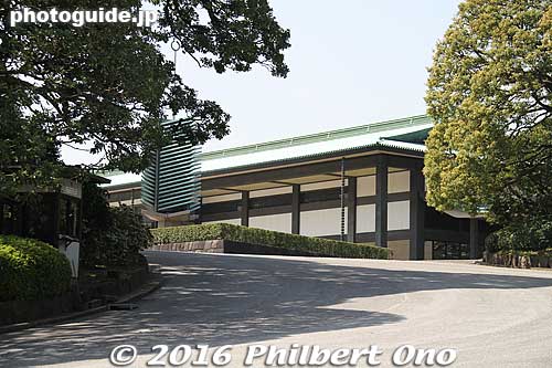 Imperial Palace Chowaden, where formal banquets are held and where the Imperial family appears in public for New Year's and Emperor's Birthday.
Keywords: tokyo chiyoda-ku imperial palace inui-dori