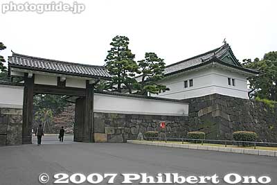 Sakuradamon Gate 桜田門
Keywords: tokyo chiyoda-ku imperial palace kokyo edo castle gate