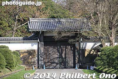 Hanzomon Gate, Imperial Palace, Tokyo
Keywords: tokyo chiyoda-ku imperial palace kokyo hanzomon