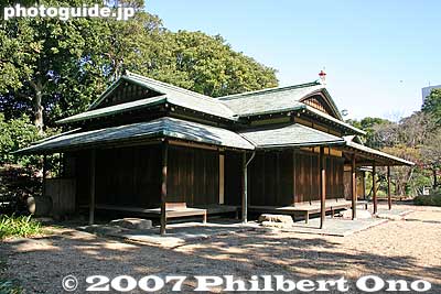 Suwa-no-Chaya Teahouse 諏訪の茶屋
Keywords: tokyo chiyoda-ku imperial palace kokyo edo castle ninomaru garden
