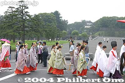 Hie Shrine's Sanno Matsuri Jinko-sai Procession in front of Imperial Palace.
Keywords: tokyo chiyoda-ku hie jinja shrine sanno matsuri6 festival procession imperial palace