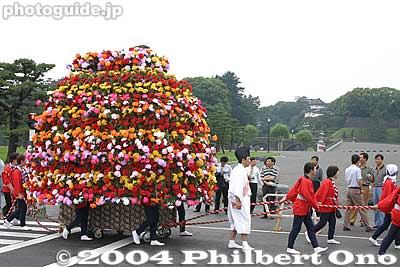 Flower float, Sanno Matsuri
Keywords: tokyo chiyoda-ku hie jinja shrine sanno matsuri6 festival procession imperial palace