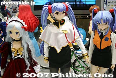 Keywords: tokyo chiyoda-ku ward akihabara anime manga comics dolls mannequins costumes woman girls women