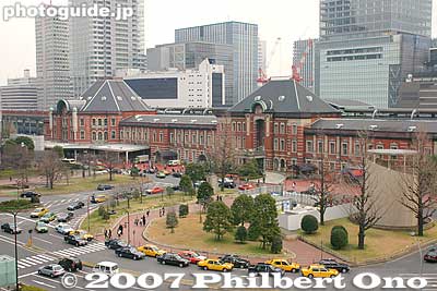 Tokyo Station, Marunouchi side. This side faces the Imperial Palace and the Otemachi business district.
Keywords: tokyo chiyoda-ku JR train station marunouchi red brick building