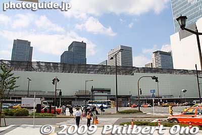 By Sept. 2009, over half of the old Daimaru building was well removed.
Keywords: tokyo chiyoda-ku JR train station