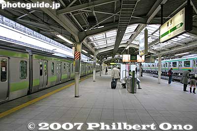 Yamanote Line platform
Keywords: tokyo chiyoda-ku JR train station yamanote line platform