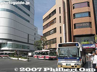 In front of Chofu Station
Keywords: tokyo chofu train station keio line bus
