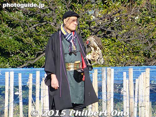 They don't use the same type of falconry birds that were used by Tokugawa shoguns. They now use Harris' hawks or red-tailed hawks imported to Japan. 
They are highly intelligent birds and can recognize human faces. 
Keywords: tokyo chuo-ku hama-rikyu garden falconry birds matsuri01