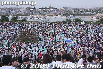 Some 900,000 of humanity gathered here for the Edogawa-ku Fireworks in Aug.
Keywords: tokyo edogawa-ku ward fireworks hanabi matsuri8 crowds