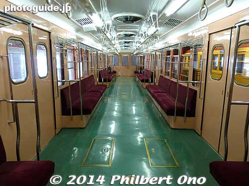 Inside the Marunouchi Line subway car.
Keywords: tokyo edogawa-ku kasai subway metro museum railway train
