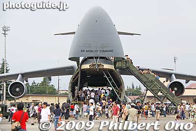 C-5 Galaxy transport plane was fully open for public viewing. We could just walk through the plane's cargo hold. No lines of people.
Keywords: tokyo fussa yokota united states usa air base force military japanese-american japan america friendship festival airplanes jets aircraft 