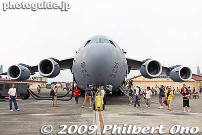 Front and nose of C-17 Globemaster III
Keywords: tokyo fussa yokota united states usa air base force military japanese-american japan america friendship festival airplanes jets aircraft 