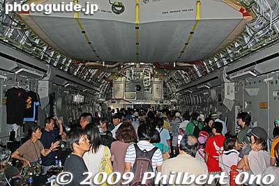 Inside the C-17 Globemaster III. I could almost smell the Hawaiian air. A few people from Hawaii were inside the plane selling souvenirs, greeting people with "Aloha!"
Keywords: tokyo fussa yokota united states usa air base force military japanese-american japan america friendship festival airplanes jets aircraft 