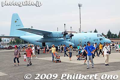 Sky-colored C-130 of the Japan Air Self-Defence Force.
Keywords: tokyo fussa yokota united states usa air base force military japanese-american japan america friendship festival airplanes jets aircraft 