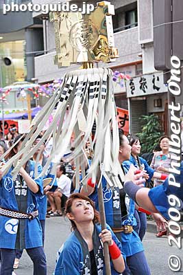 She was doing it to music. Hachioji Matsuri.
Keywords: tokyo hachioji matsuri8 festival floats 
