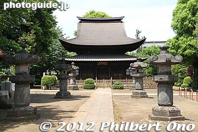 Approaching the Jizo-do Hall, a National Treasure.
Keywords: tokyo higashimurayama Shofukuji temple Jizo-do Hall zen rinzai national treasure