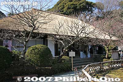 Shoren'an which is now a restaurant. 松連庵
Keywords: tokyo hino mogusaen garden plum blossom flowers