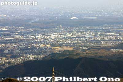 Views from the top of Mt. Hinode-yama. The large white building is the Seibu baseball dome in Tokorozawa.
Keywords: tokyo hinode-machi town hinodemachi hinodeyama hinode-yama mt. mountain hiking forest trees