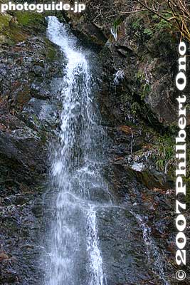 Also see the [url=http://www.youtube.com/watch?v=69GeCxhzJ30]video at YouTube[/url].
Keywords: tokyo hinohara-mura village hossawa waterfall
