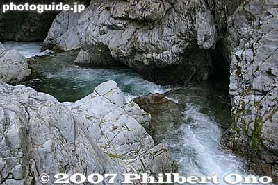 Downstream of falls
Keywords: tokyo hinohara-mura village kichijoji waterfall