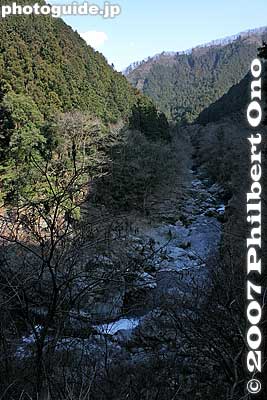 Nakayama Falls as seen from the road. 中山の滝
Keywords: tokyo hinohara-mura village nakayama waterfall