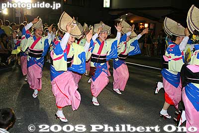 Odo-ren on Benten-dori
Keywords: tokyo inagi awa odori dance matsuri festival women dancers kimono