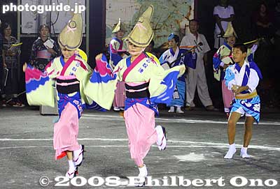 Keywords: tokyo inagi awa odori dance matsuri festival women dancers kimono children