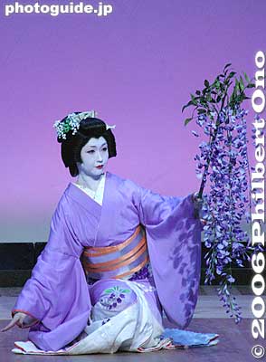 1. Fuji Murasaki (Purple Wisteria)
Keywords: tokyo kagurazaka geisha dance odori wisteria japangeisha japanharu