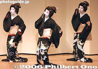 1. Kagurazakari 神楽ざかり
Keywords: tokyo kagurazaka geisha dance odori japangeisha