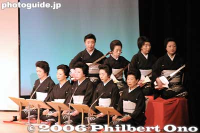 Singers and musicians
Keywords: tokyo kagurazaka geisha dance odori