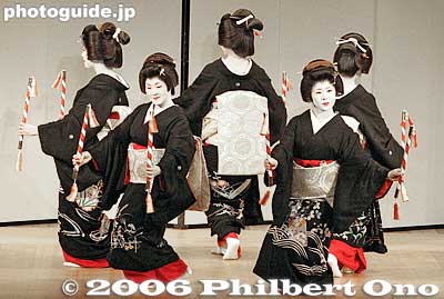 6. Hahha Kudoki ハッハくどき
Keywords: tokyo kagurazaka geisha dance odori japangeisha