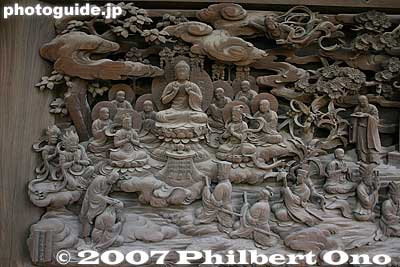 There are ten large carvings (each 2.27 meters by 1.27 meters) depicting scenes from the Lotus Sutra (Hokekyo).
Keywords: tokyo katsushika-ku ward shibamata taishakuten temple wood carvings sculpture