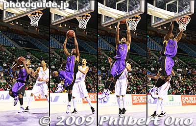 Progression of a dunk shot.
Keywords: tokyo koto-ku ward ariake Colosseum Coliseum pro basketball game players apache toyama grouses 