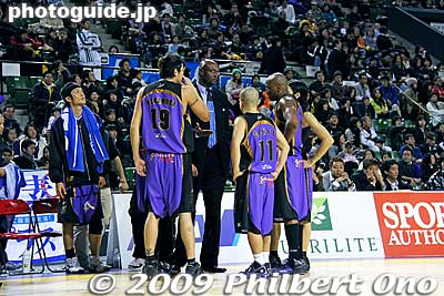 Team huddle
Keywords: tokyo koto-ku ward ariake Colosseum Coliseum pro basketball game players apache toyama grouses