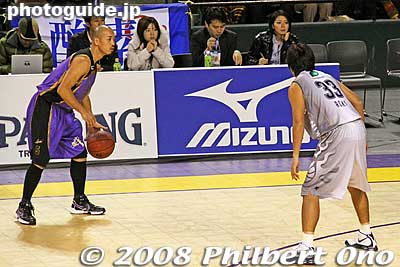 Iwasa Jun
Keywords: tokyo koto-ku ward ariake Colosseum Coliseum pro basketball game players tokyo apache ryukyu golden kings 