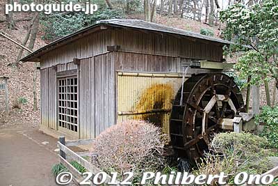 Old waterwheel.
Keywords: tokyo machida yakushi ike pond koen park