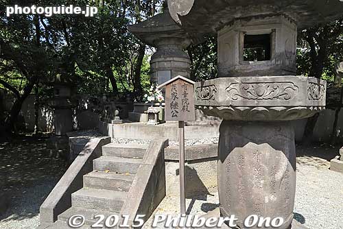Tomb of Shogun Tokugawa Ietsugu
Keywords: minato-ku tokyo zojoji jodo-shu Buddhist temple tokugawa shogun graves Mausoleum