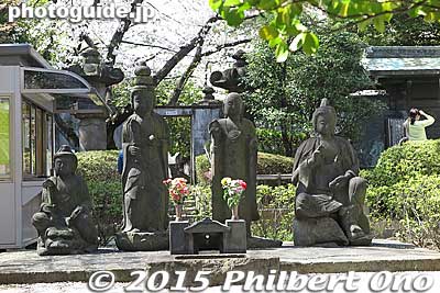 Keywords: minato-ku tokyo zojoji jodo-shu Buddhist temple tokugawa shogun graves Mausoleum