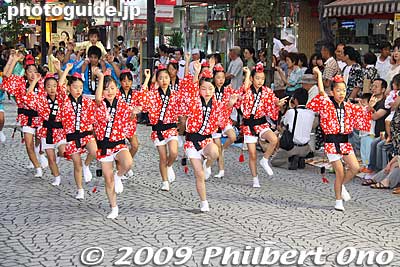 みたか銀座連
Keywords: tokyo mitaka awa odori dancers matsuri festival women 