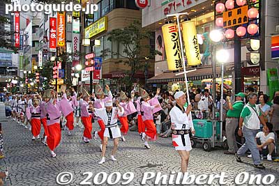 Mitaka Silver-ren (senior citizens) 三鷹シルバー連
Keywords: tokyo mitaka awa odori dancers matsuri festival women 