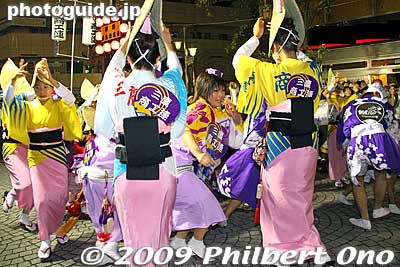 Also see [url=http://www.youtube.com/watch?v=dlc_WrHMK0g]my YouTube video here.[/url]
Keywords: tokyo mitaka awa odori dancers matsuri festival women 