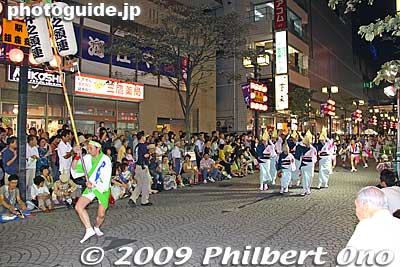 Inokashira-ren 井之頭連
Keywords: tokyo mitaka awa odori dancers matsuri festival women 