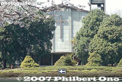 International Christian University is one of Japan's leading English-speaking universities.
Keywords: tokyo mitaka International Christian University campus school cherry blossoms sakura flowers