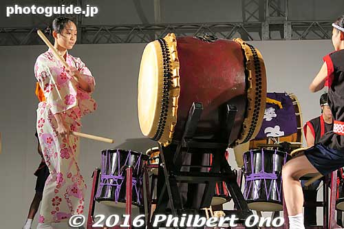 Taiko drummer in yukata.
Keywords: tokyo musashi-murayama dedara matsuri festival