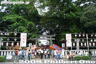 Musashino Hachimangu Shrine in Kichijoji. 武蔵野八幡宮
Keywords: tokyo musashino kichijoji autumn fall festival matsuri hachimangu shrine torii