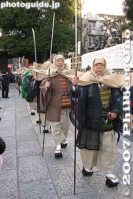 The procession started at 3:30 pm at a nearby shrine.
Keywords: tokyo nakano-ku hosenji buddhist temple shingon-shu warrior monks procession priest
