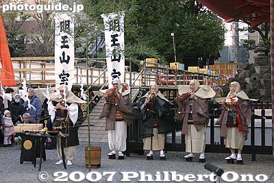 Keywords: tokyo nakano-ku hosenji buddhist temple shingon-shu warrior monks procession priest