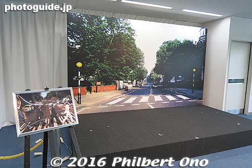 Photo background with you can pretend you're crossing Abbey Road and take a picture.
Keywords: tokyo nakano-ku beatles photo exhibition